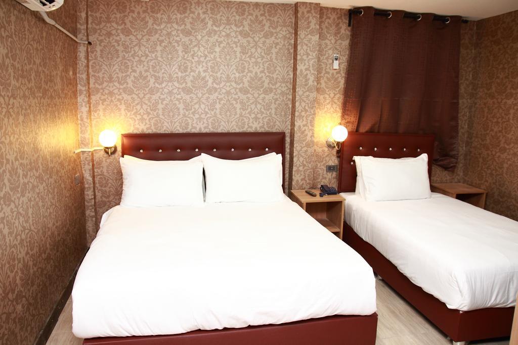 Harrys Suite Hotel Bangkok Værelse billede