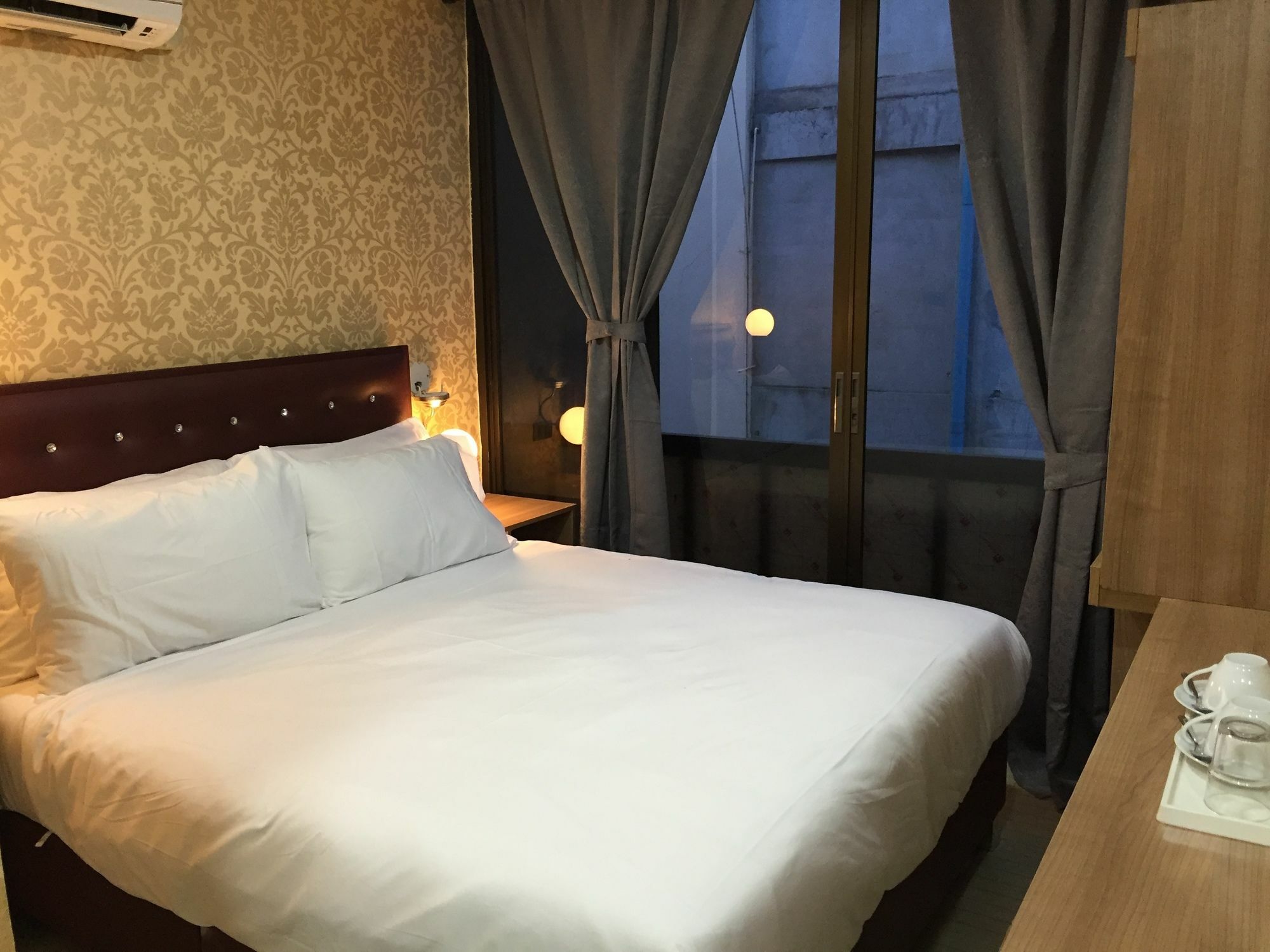 Harrys Suite Hotel Bangkok Eksteriør billede