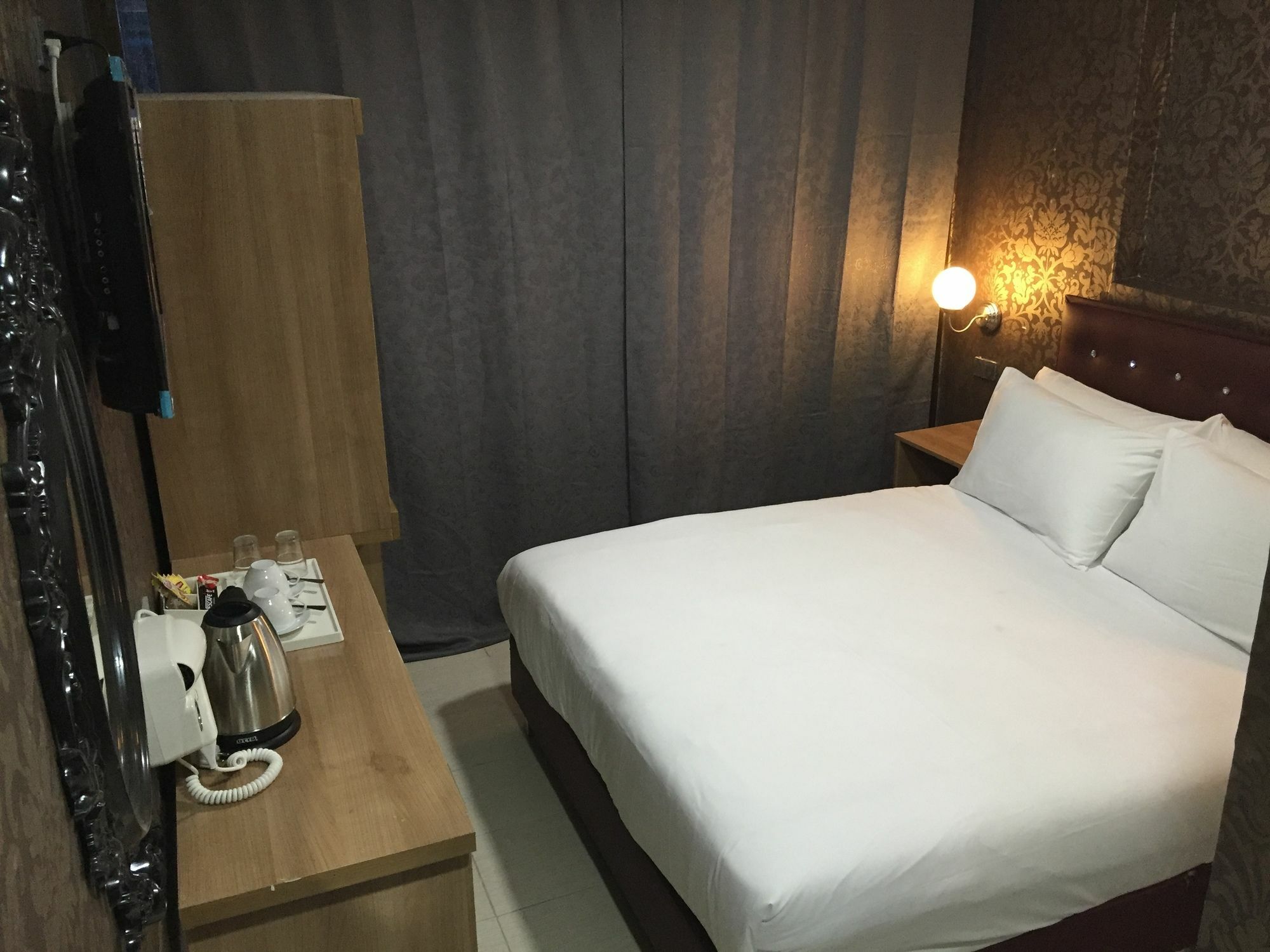 Harrys Suite Hotel Bangkok Eksteriør billede