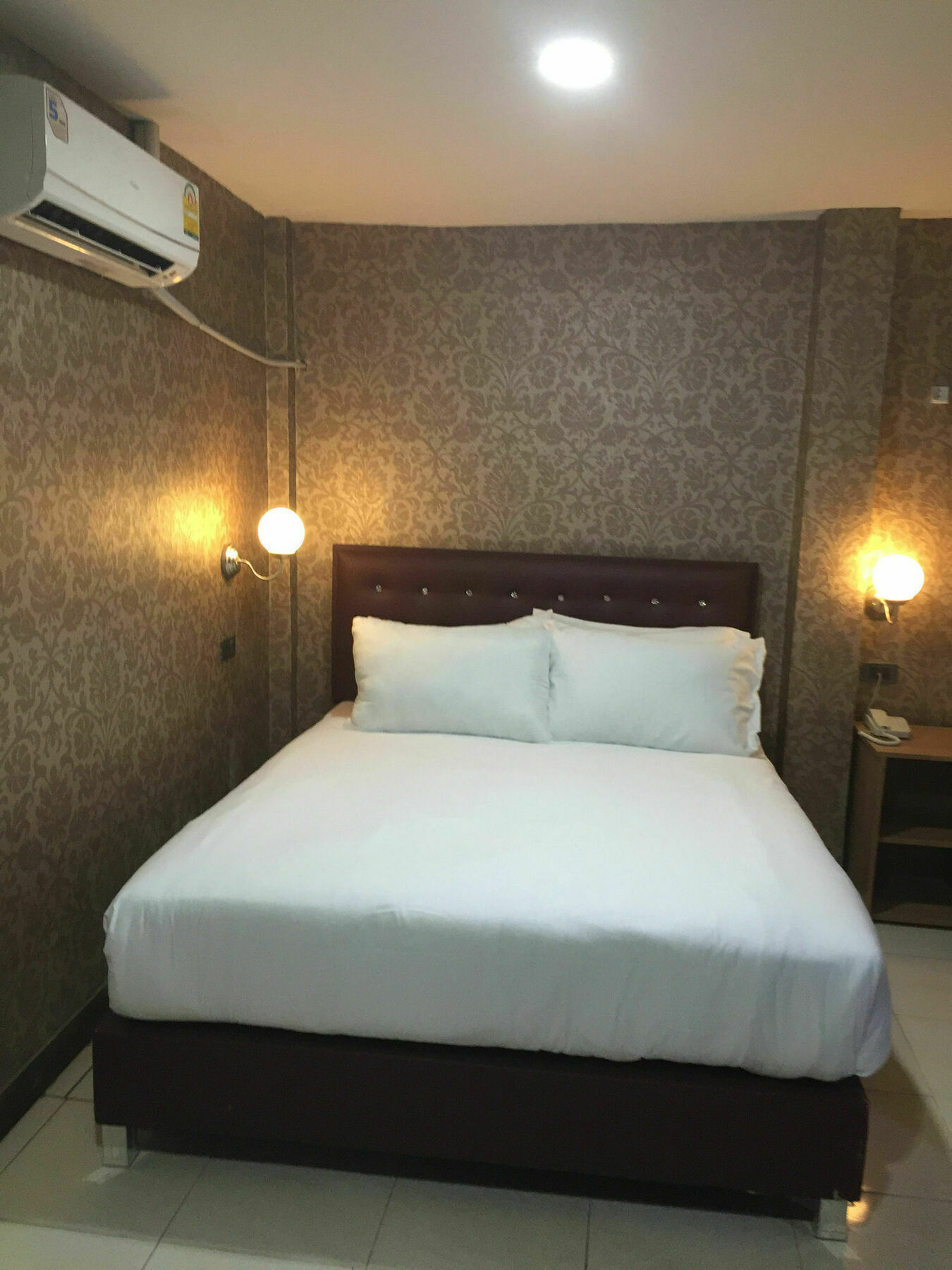 Harrys Suite Hotel Bangkok Eksteriør billede