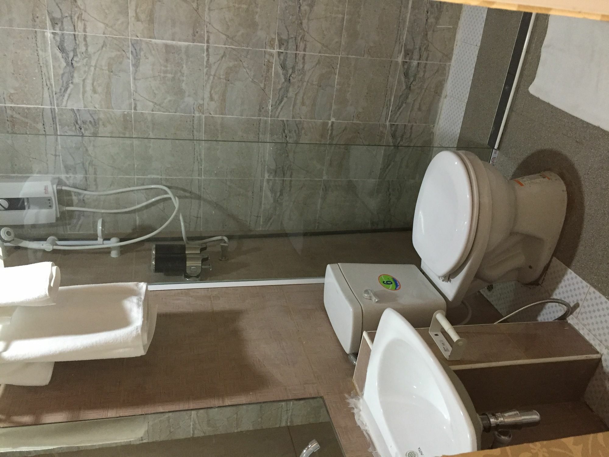 Harrys Suite Hotel Bangkok Eksteriør billede